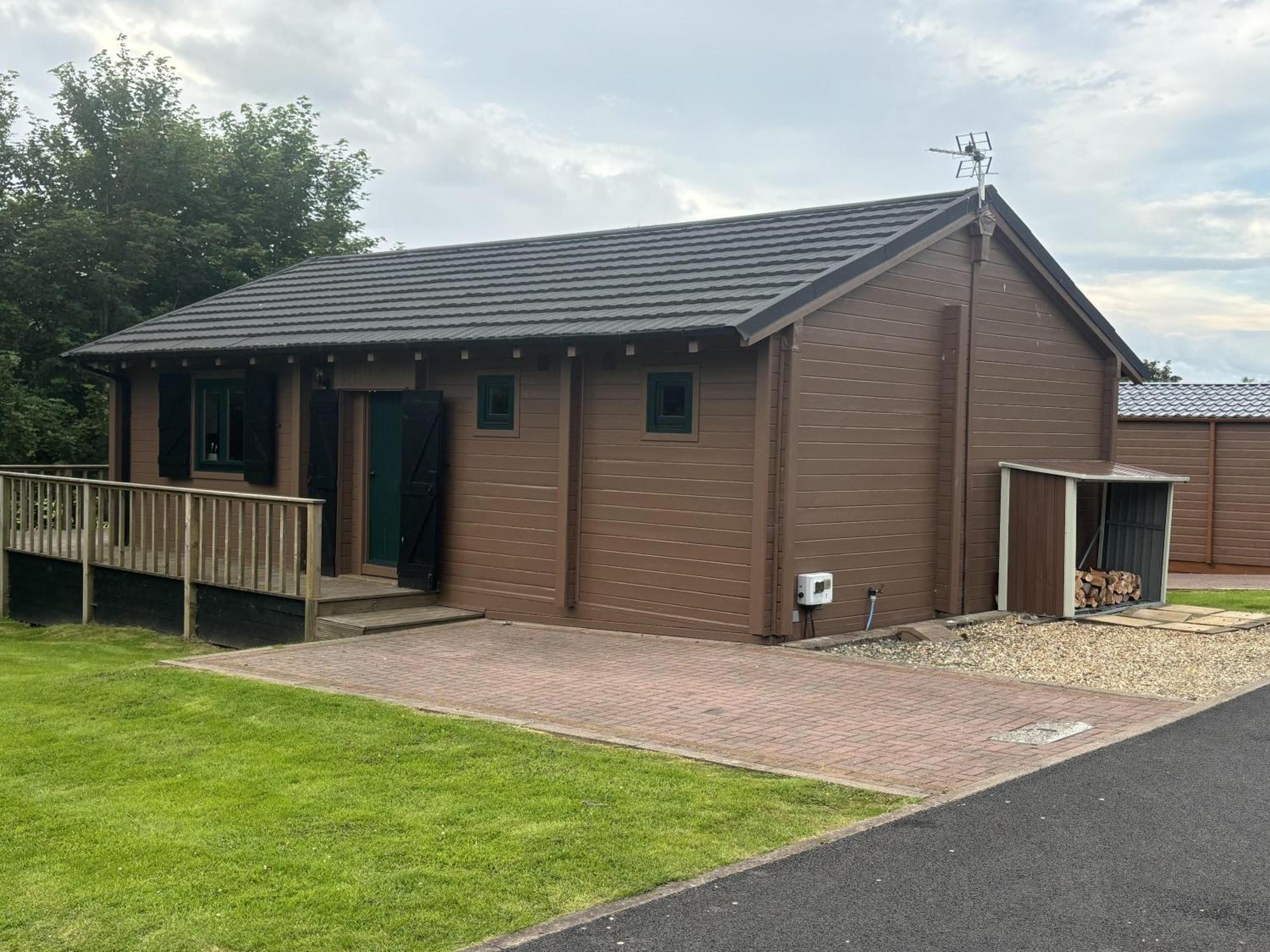 Rustic Lodge Retreat At Riverview Holiday Park Newcastleton Exterior foto
