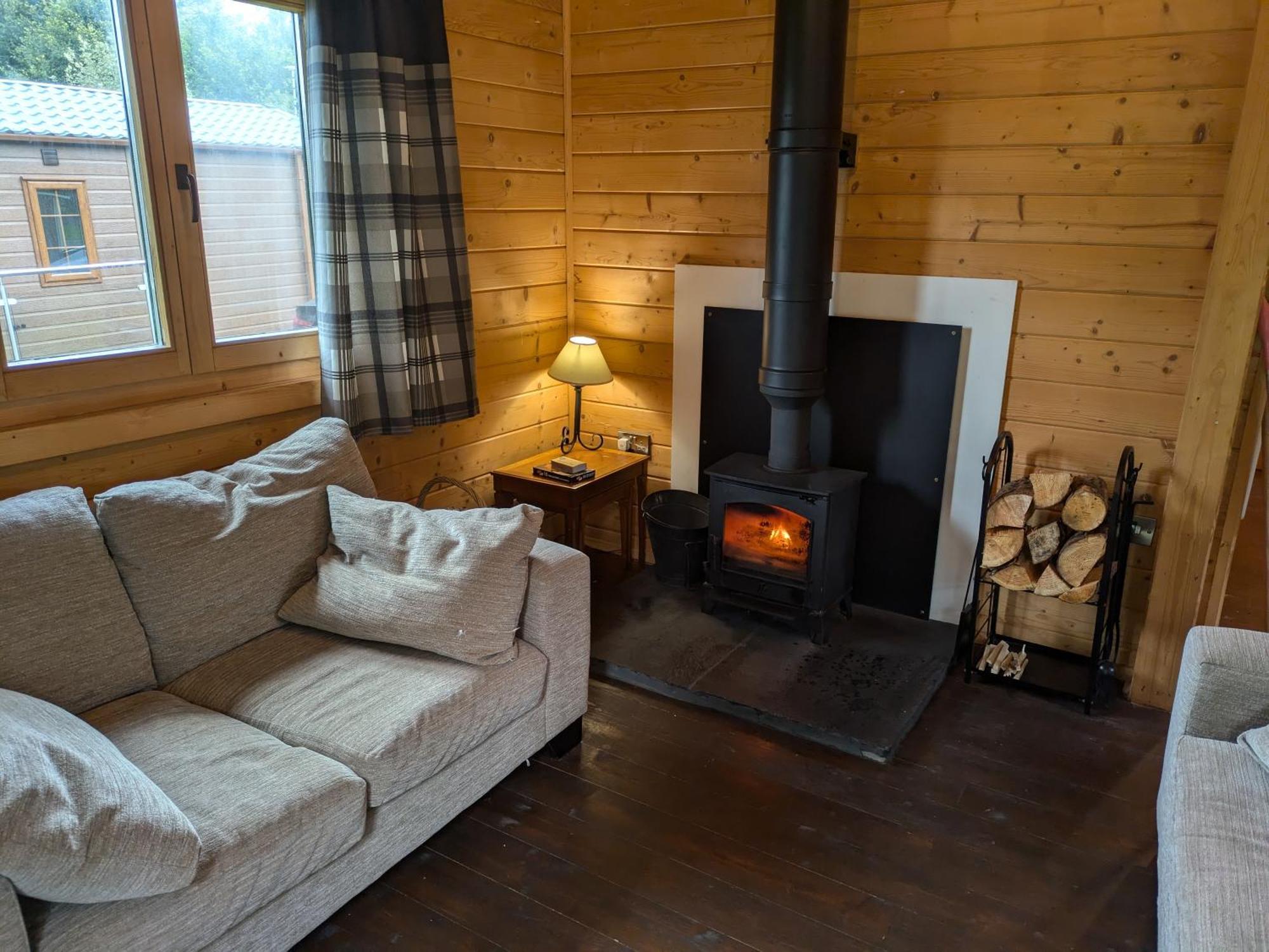 Rustic Lodge Retreat At Riverview Holiday Park Newcastleton Exterior foto