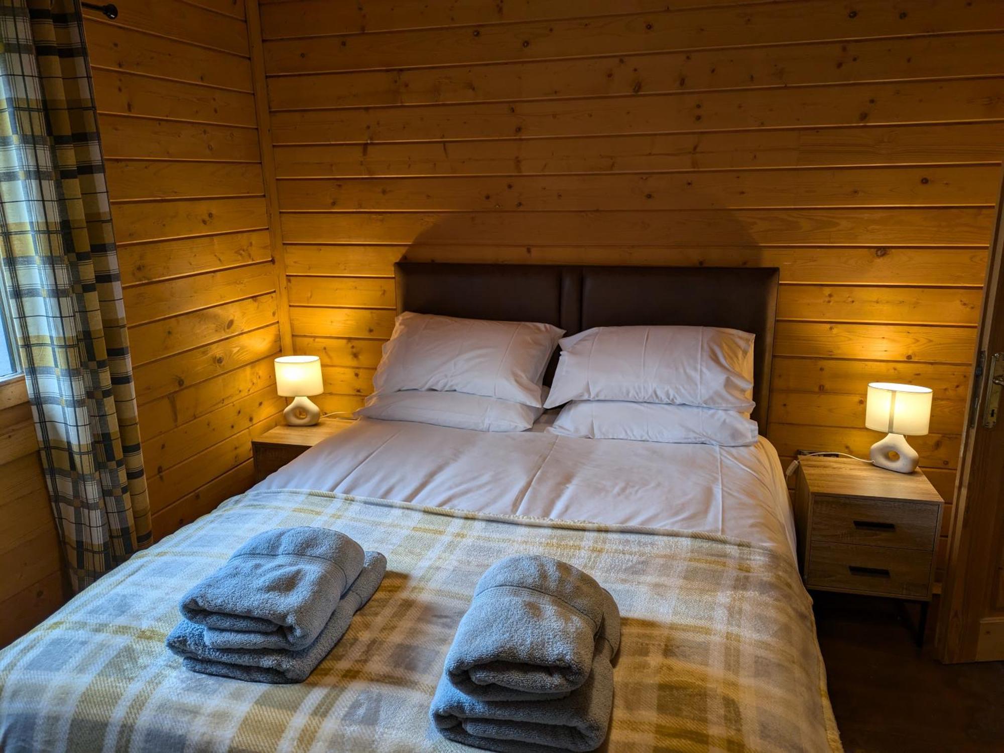 Rustic Lodge Retreat At Riverview Holiday Park Newcastleton Exterior foto